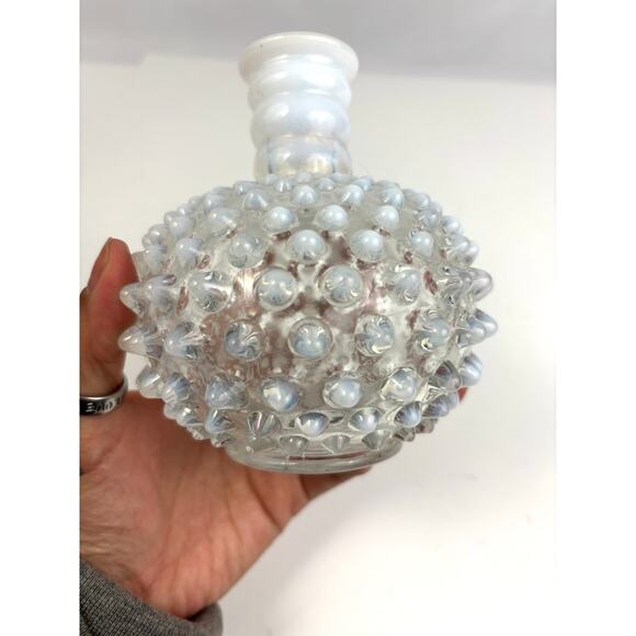 Vintage 1920s Fenton Hobnail Opalescent Glass Bud Vase – Collectible - Picture 5 of 16
